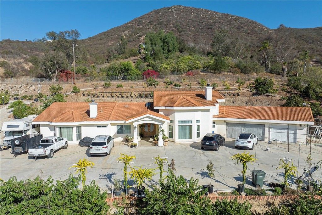 525 Stewart Canyon Road, Fallbrook, CA 92028