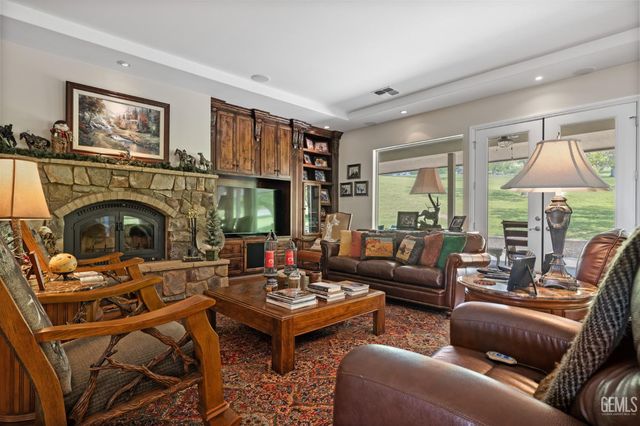 574 Williams Ranch Road, Bakersfield, CA 93308