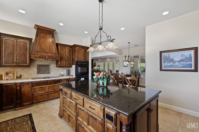 574 Williams Ranch Road, Bakersfield, CA 93308