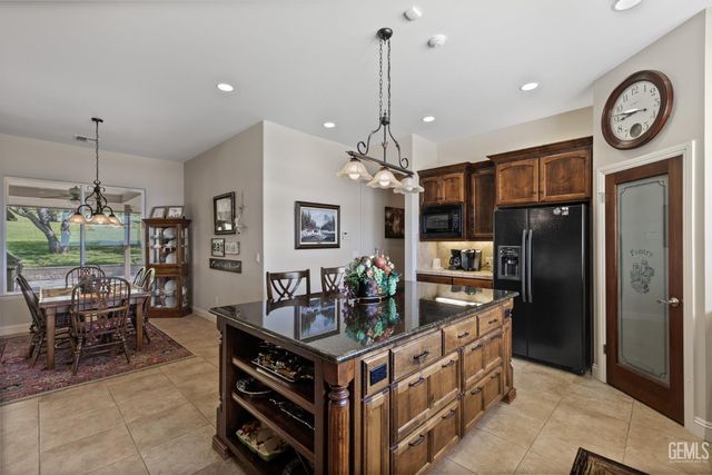 574 Williams Ranch Road, Bakersfield, CA 93308