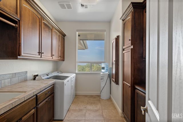 574 Williams Ranch Road, Bakersfield, CA 93308