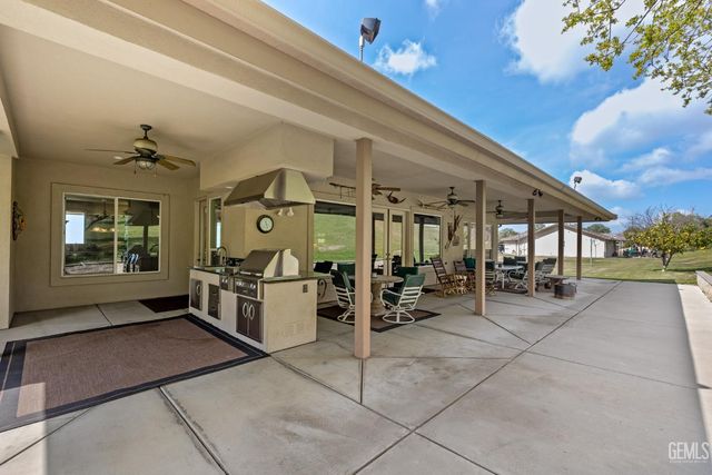 574 Williams Ranch Road, Bakersfield, CA 93308