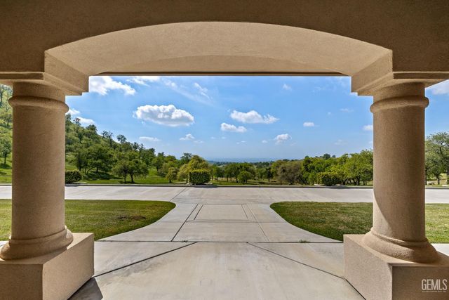 574 Williams Ranch Road, Bakersfield, CA 93308