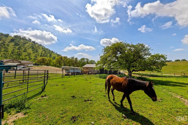 574 Williams Ranch Road, Bakersfield, CA 93308