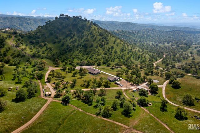 574 Williams Ranch Road, Bakersfield, CA 93308