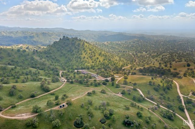 574 Williams Ranch Road, Bakersfield, CA 93308