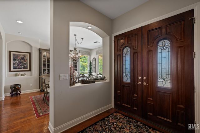 574 Williams Ranch Road, Bakersfield, CA 93308