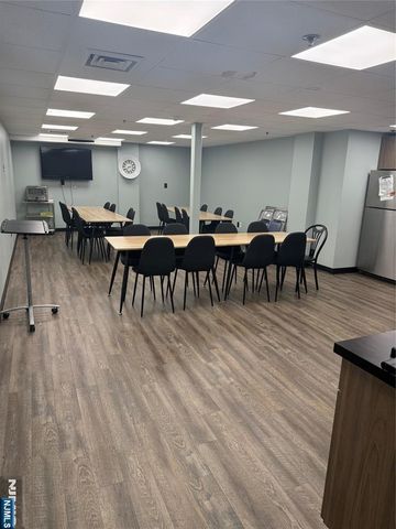 288 Boulevard, Hasbrouck Heights, NJ 07604