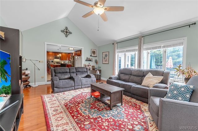 19 Braunview Way, Orchard Park, NY 14127