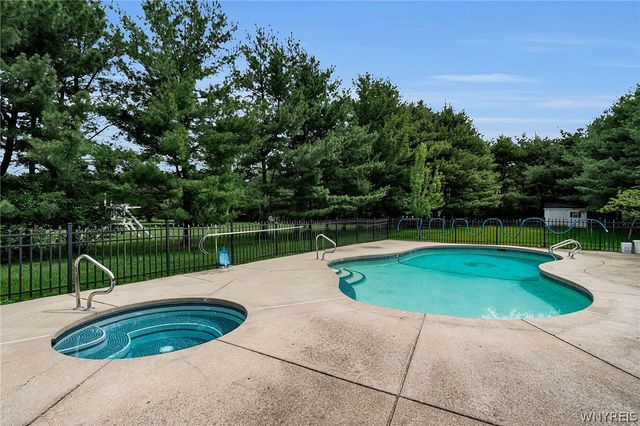 19 Braunview Way, Orchard Park, NY 14127
