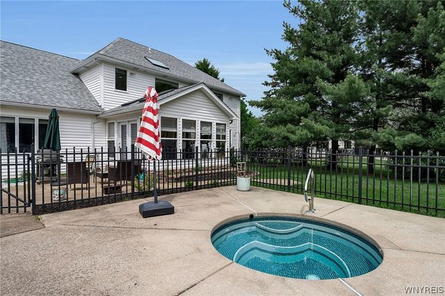 19 Braunview Way, Orchard Park, NY 14127
