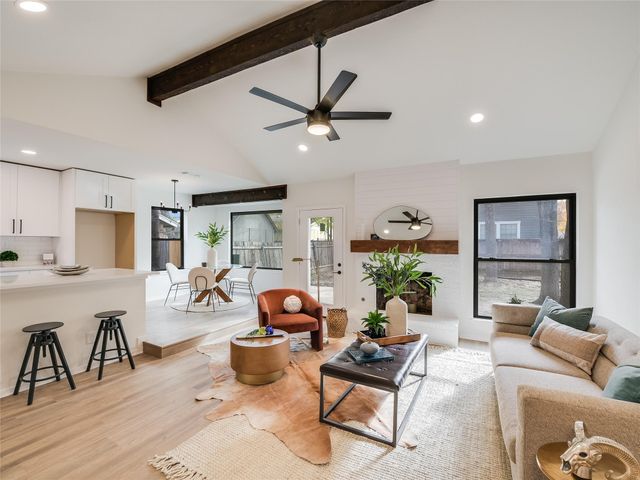 10055 Woodland Village DR, Austin, TX 78750