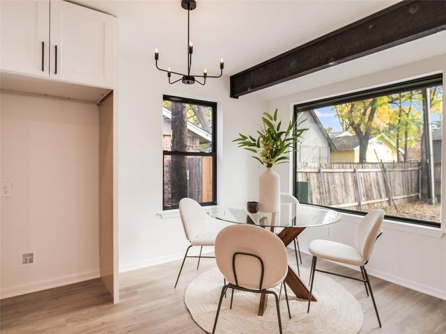 10055 Woodland Village DR, Austin, TX 78750