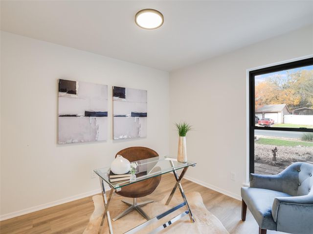 10055 Woodland Village DR, Austin, TX 78750