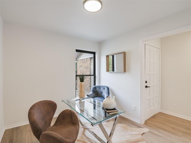 10055 Woodland Village DR, Austin, TX 78750