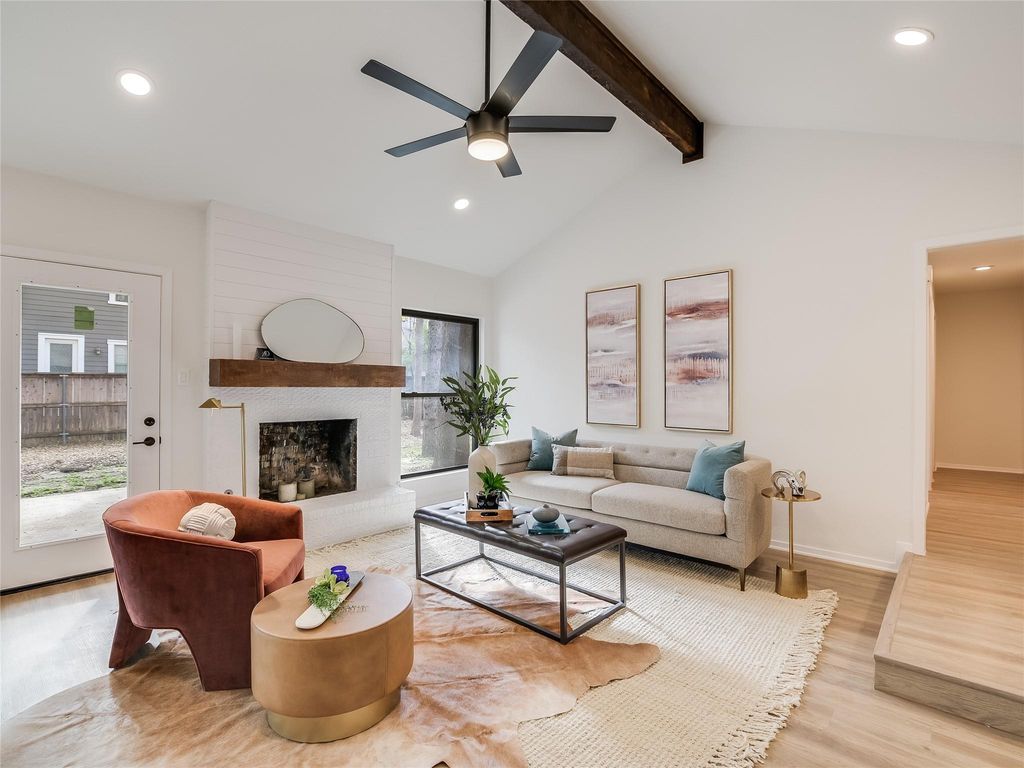 10055 Woodland Village DR, Austin, TX 78750