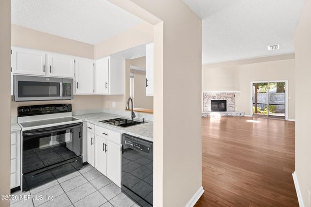 8065 LE HAVRE Drive N, Jacksonville, FL 32277