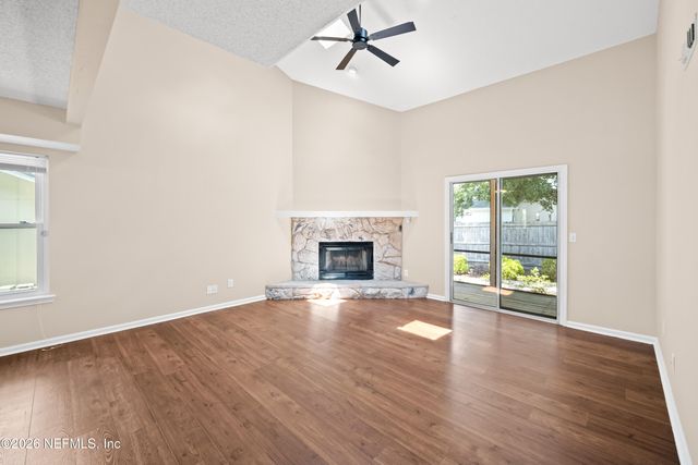8065 LE HAVRE Drive N, Jacksonville, FL 32277
