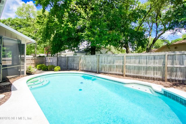 8065 LE HAVRE Drive N, Jacksonville, FL 32277