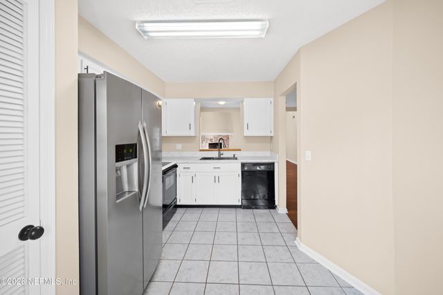 8065 LE HAVRE Drive N, Jacksonville, FL 32277