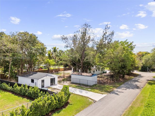 14171 SW 37th Ct 2, Davie, FL 33330