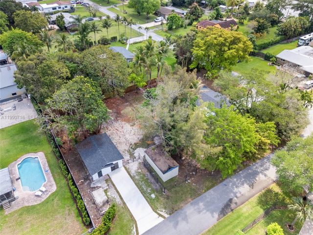14171 SW 37th Ct 2, Davie, FL 33330