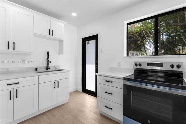 14171 SW 37th Ct 2, Davie, FL 33330