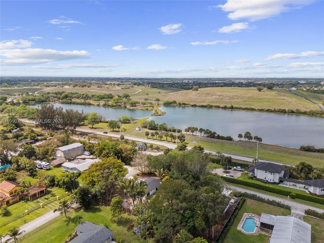 14171 SW 37th Ct 2, Davie, FL 33330