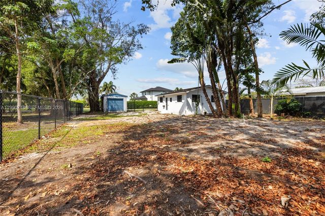 14171 SW 37th Ct 2, Davie, FL 33330