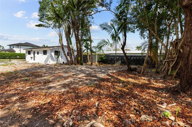 14171 SW 37th Ct 2, Davie, FL 33330