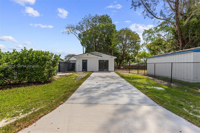 14171 SW 37th Ct 2, Davie, FL 33330