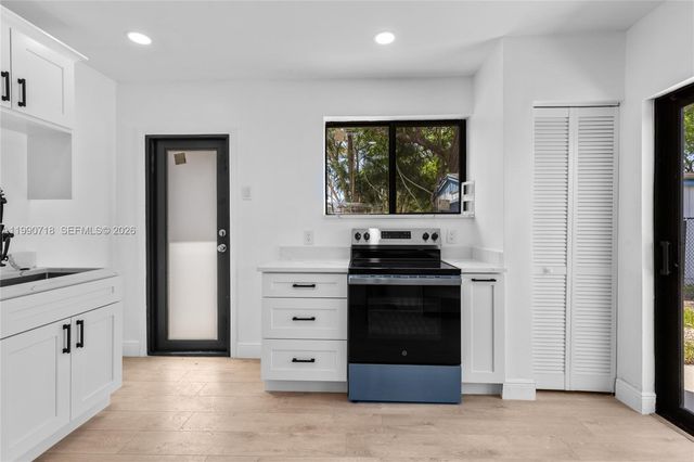 14171 SW 37th Ct 2, Davie, FL 33330