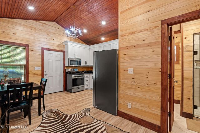 274 Game Reserve Road, Columbia, MS 39429