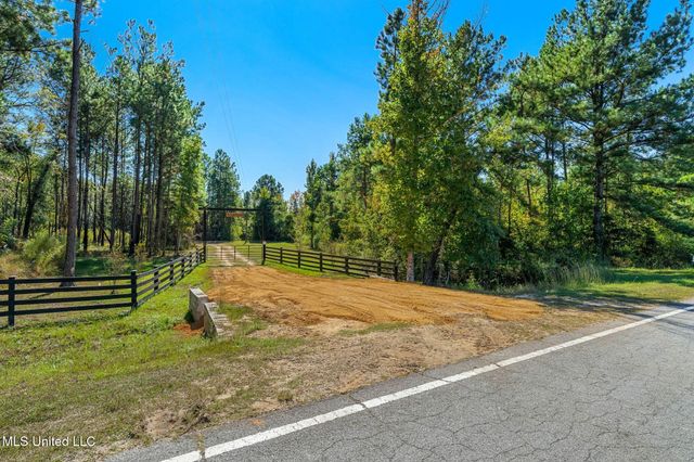 274 Game Reserve Road, Columbia, MS 39429
