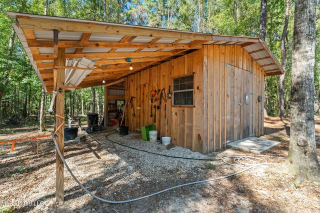 274 Game Reserve Road, Columbia, MS 39429