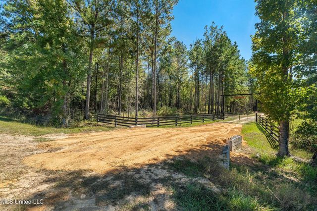 274 Game Reserve Road, Columbia, MS 39429