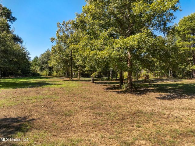 274 Game Reserve Road, Columbia, MS 39429