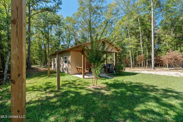 274 Game Reserve Road, Columbia, MS 39429