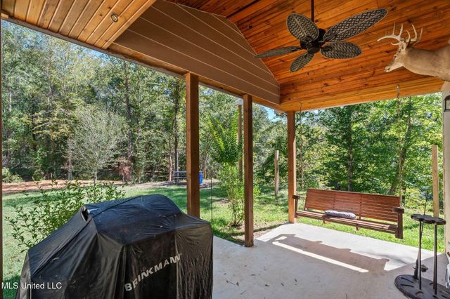 274 Game Reserve Road, Columbia, MS 39429