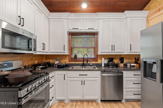 274 Game Reserve Road, Columbia, MS 39429