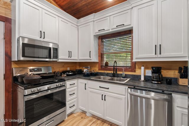 274 Game Reserve Road, Columbia, MS 39429