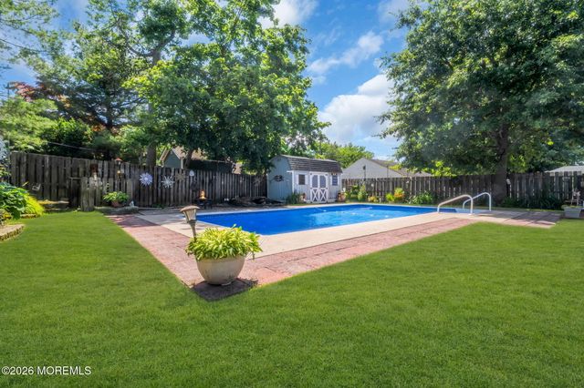 94 Highland Avenue, Leonardo, NJ 07737