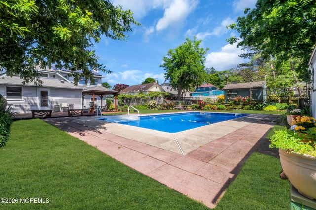 94 Highland Avenue, Leonardo, NJ 07737