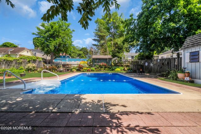 94 Highland Avenue, Leonardo, NJ 07737