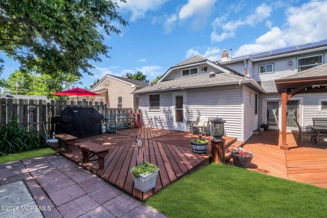 94 Highland Avenue, Leonardo, NJ 07737