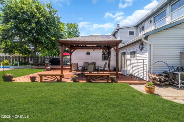 94 Highland Avenue, Leonardo, NJ 07737
