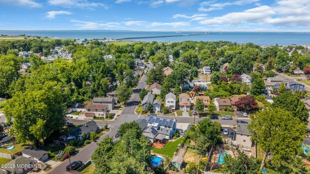 94 Highland Avenue, Leonardo, NJ 07737