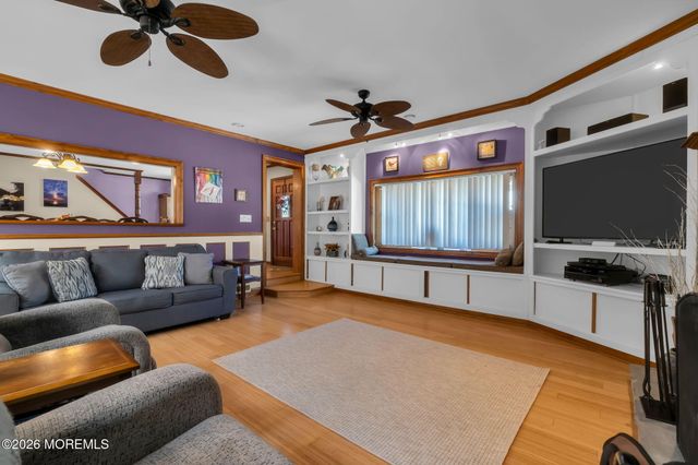 94 Highland Avenue, Leonardo, NJ 07737