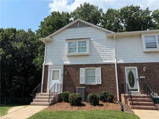 2946 Saint Marks SW Road I, Winston-salem, NC 27103