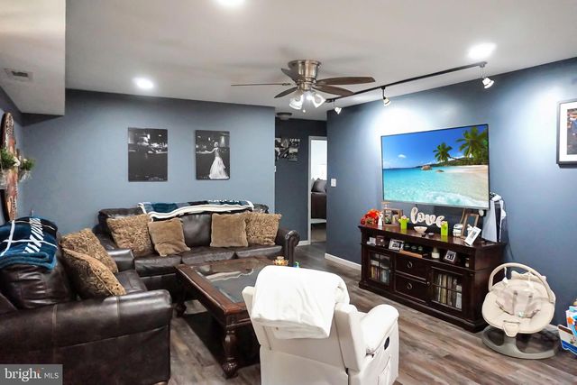 76-B W BLUEBELL LN, Mount Laurel, NJ 08054